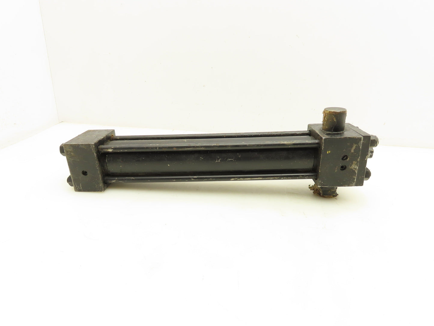 Parker Series 2H Hydraulic Cylinder 1.5" Bore 9" Stroke 3000 PSI Trunnion