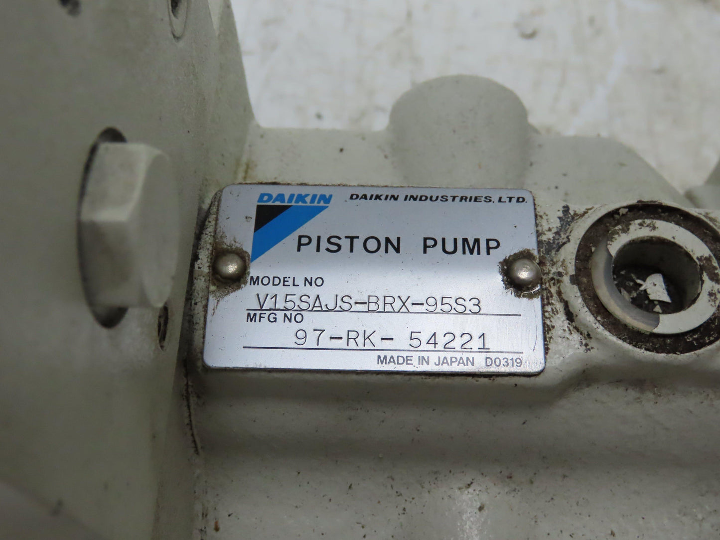 Daikin VR100SAES-15SAJS-10S04 Hydraulic Double Piston Pump V15SAJS-BRX-95S3