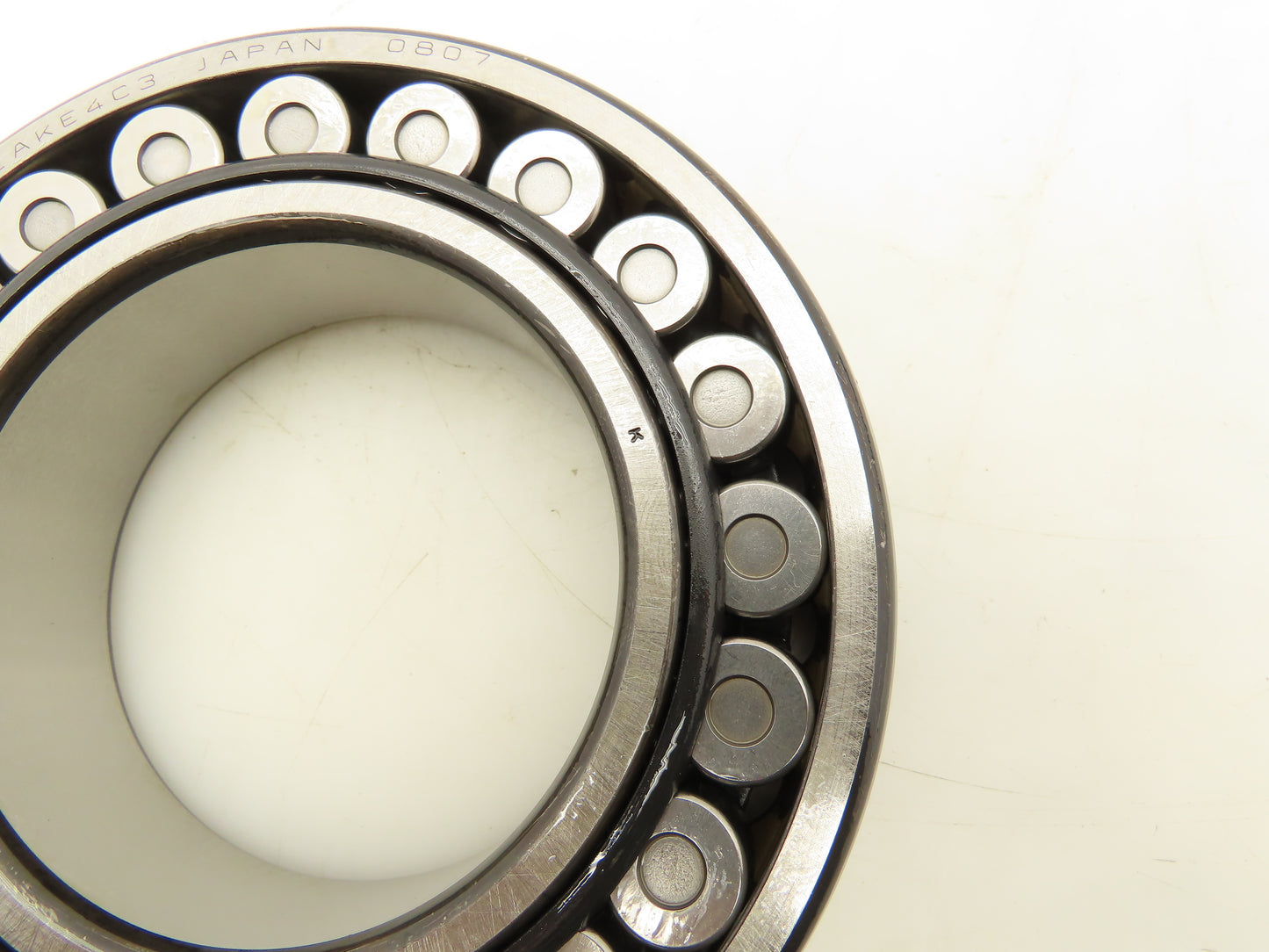 NSK 22216EAKE4C3 Spherical Roller Bearing 80MM Bore 140MM OD 33MM Width