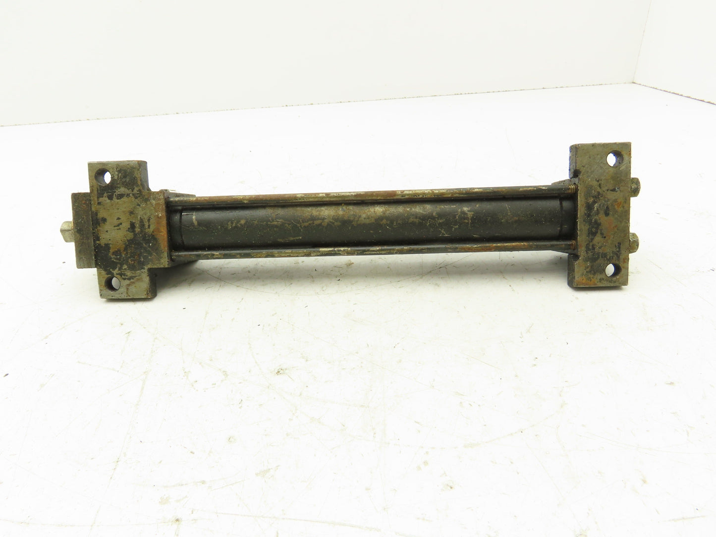 Parker CCP3LTVS14C 3L Hydraulic Cylinder 1" Bore 7" Stroke 1900 PSI Side Lug
