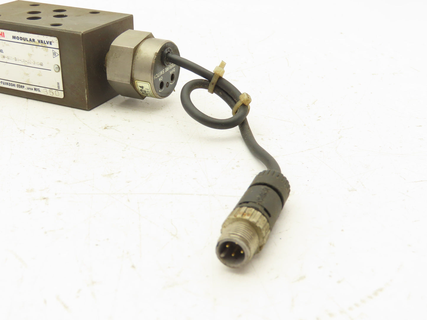 Nachi OW-G01-B1-CR-D2-3104B Hydraulic Modular Pressure Switch Valve