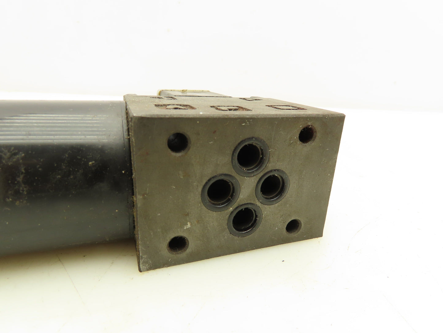 Nachi SL-G01-A3X-R-E1-31 Hydraulic Directional Solenoid Valve 3-Pos 100V