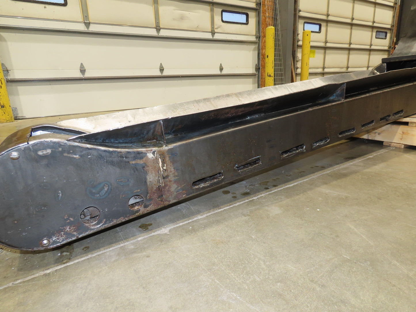 Mayfran Chip-Tote Hinge Belt CNC Chip Conveyor 68" Infeed 44" Discharge 460V 3PH