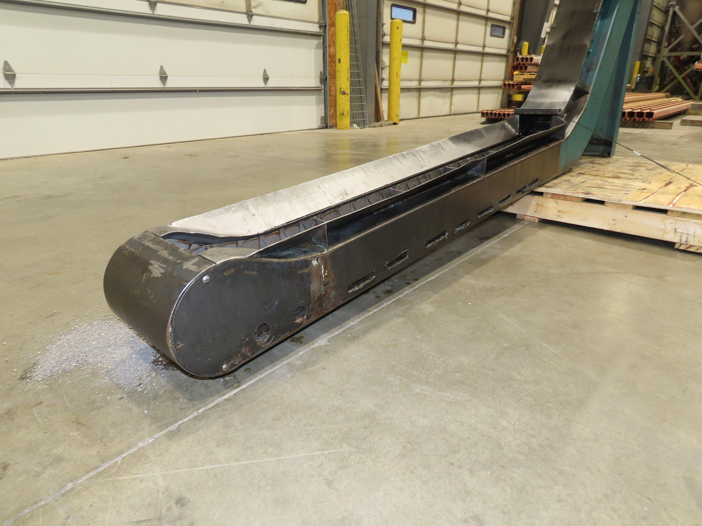 Mayfran Chip-Tote Hinge Belt CNC Chip Conveyor 68" Infeed 44" Discharge 460V 3PH