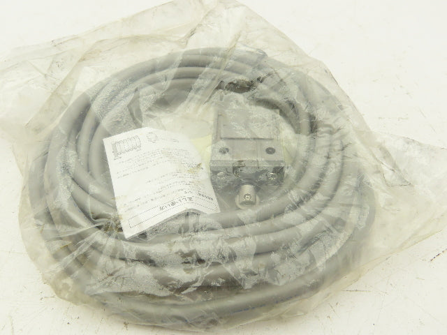 Omron D4C-4332 Microload Compact Limit Switch Oil Resistant Cable
