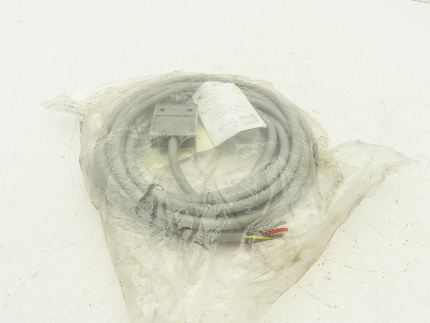 Omron D4C-4332 Microload Compact Limit Switch Oil Resistant Cable