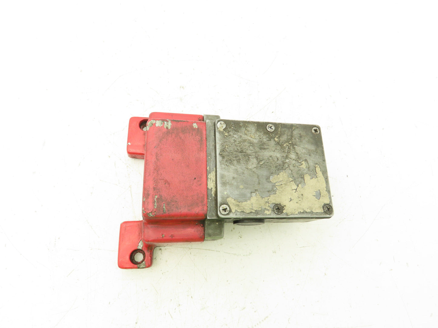 Omron VB Series 6-Plunger Limit Switch Bevel Plunger
