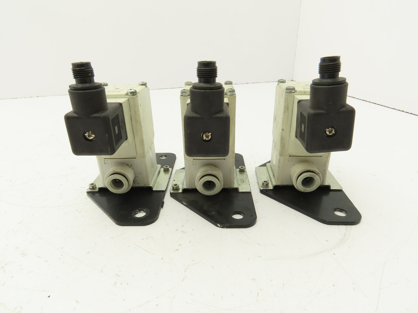 SMC VX230HZ3A 2-Way Solenoid Valve NC 24VDC 3/8" Push Connect Lot of 3