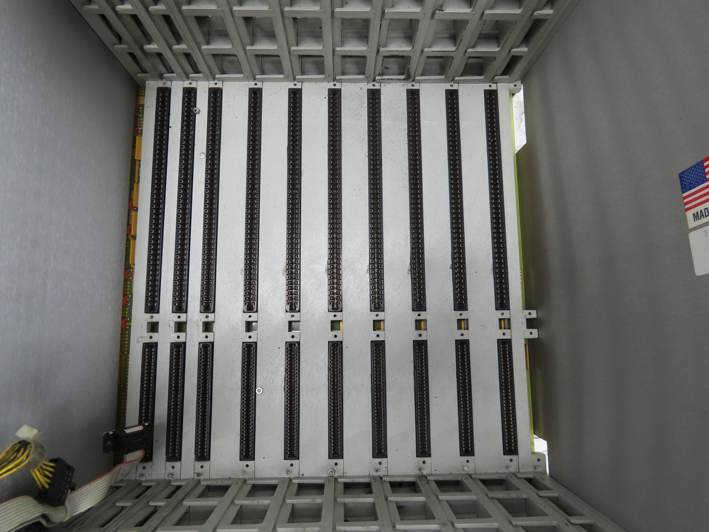 Cincinnati Milacron 3-700-0232A PLC Chassis 10-Slot Rack Power Supply 115V 1PH