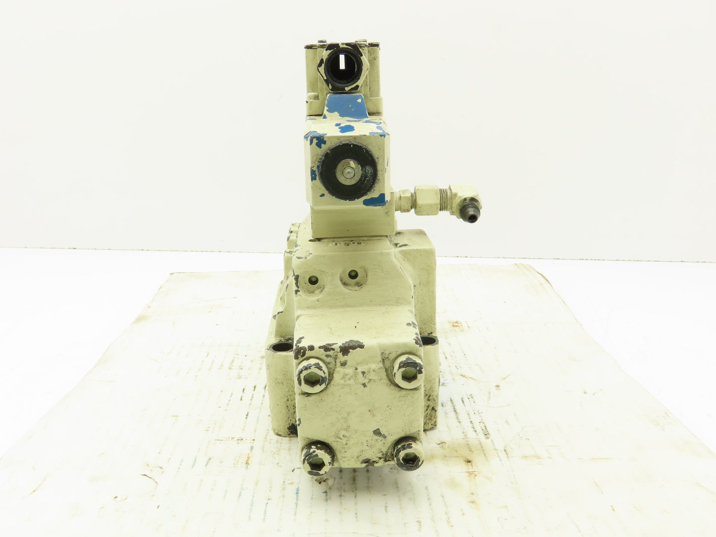 Vickers DG5V-H8-3C-E-T-P7-H-80-JA758 Directional Control Solenoid Valve 24VDC