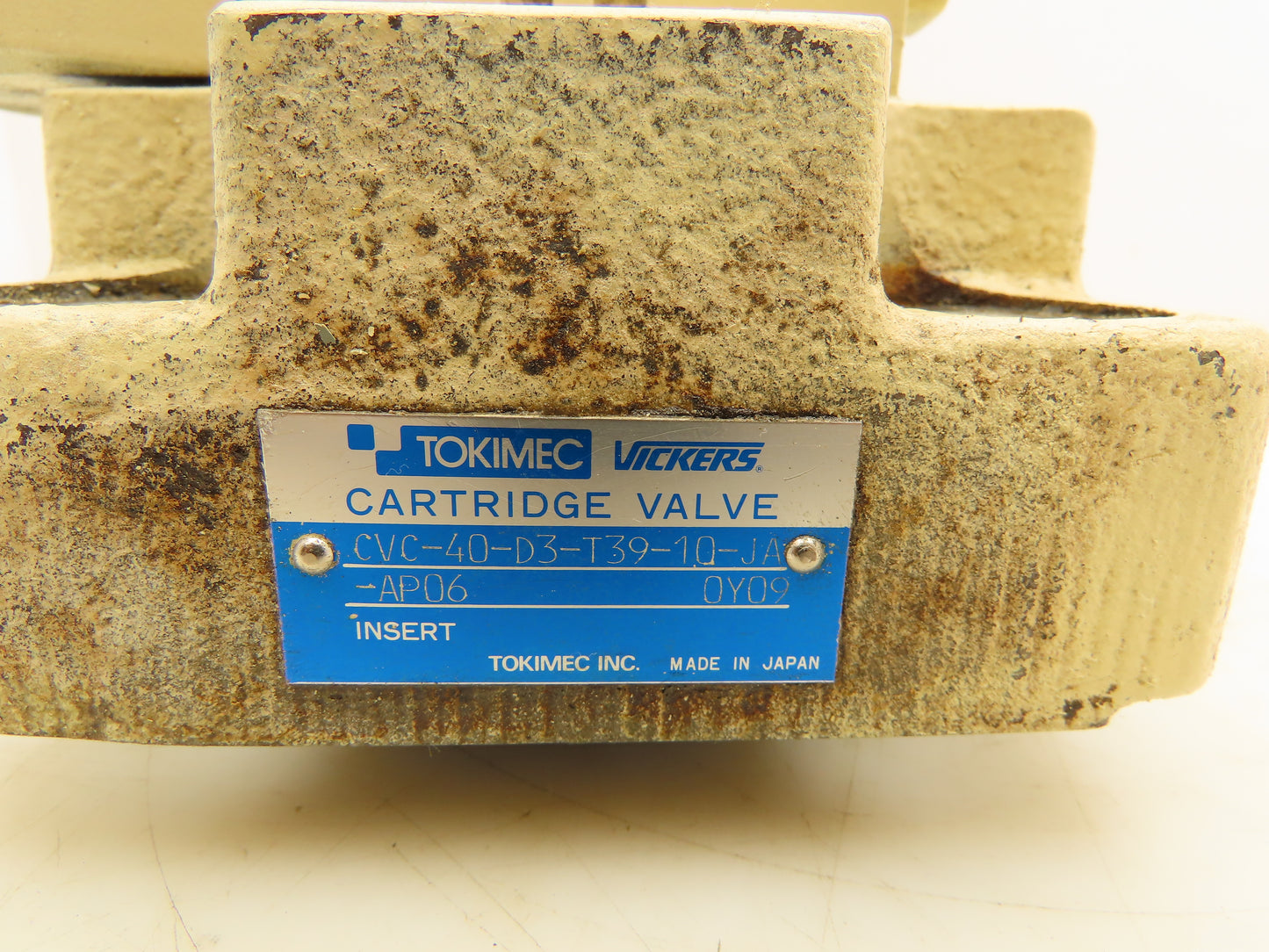 Tokimec Vickers CVC-40-D3-T39-10-JA Solenoid Control Cartridge Valve Cover 24VDC