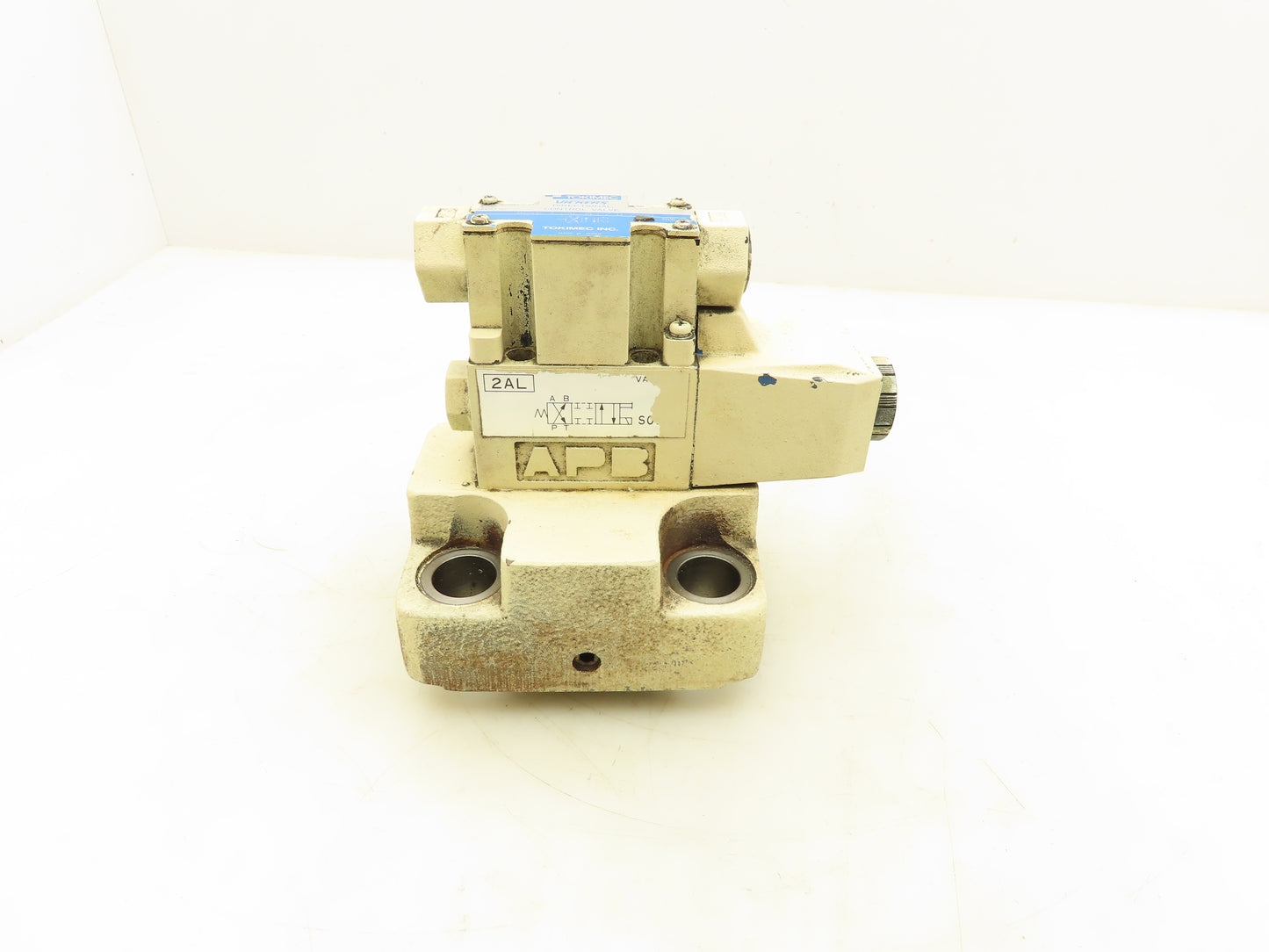 Tokimec Vickers CVC-40-D3-T39-10-JA Solenoid Control Cartridge Valve Cover 24VDC