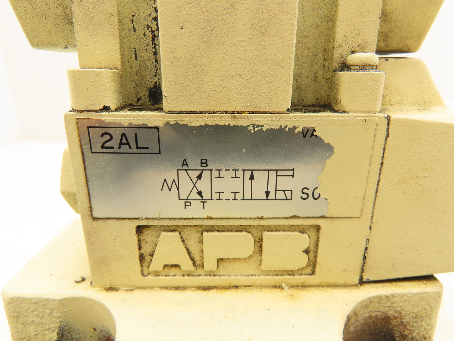 Tokimec Vickers CVC-40-D3-T39-10-JA Solenoid Control Cartridge Valve Cover 24VDC
