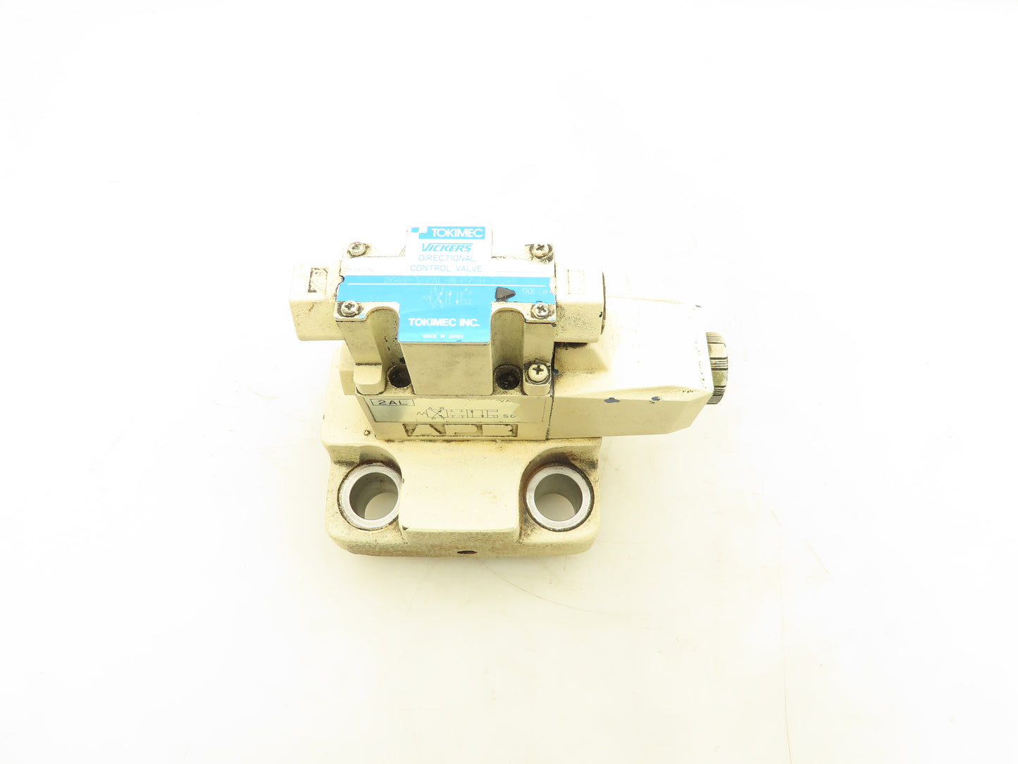 Tokimec Vickers CVC-40-D3-T39-10-JA Solenoid Control Cartridge Valve Cover 24VDC