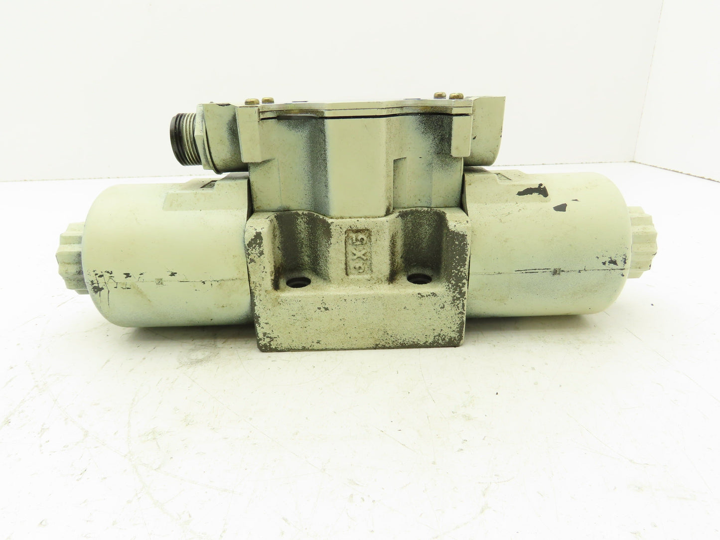 Yuken DSG-03-3C40-D24-50 Directional Control Solenoid Valve 24VDC
