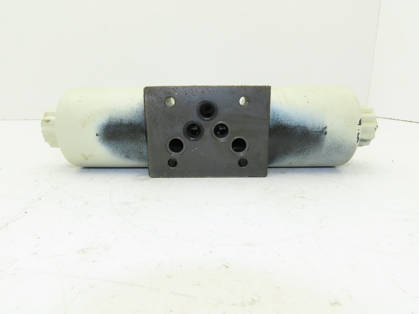 Yuken DSG-03-3C40-D24-50 Directional Control Solenoid Valve 24VDC