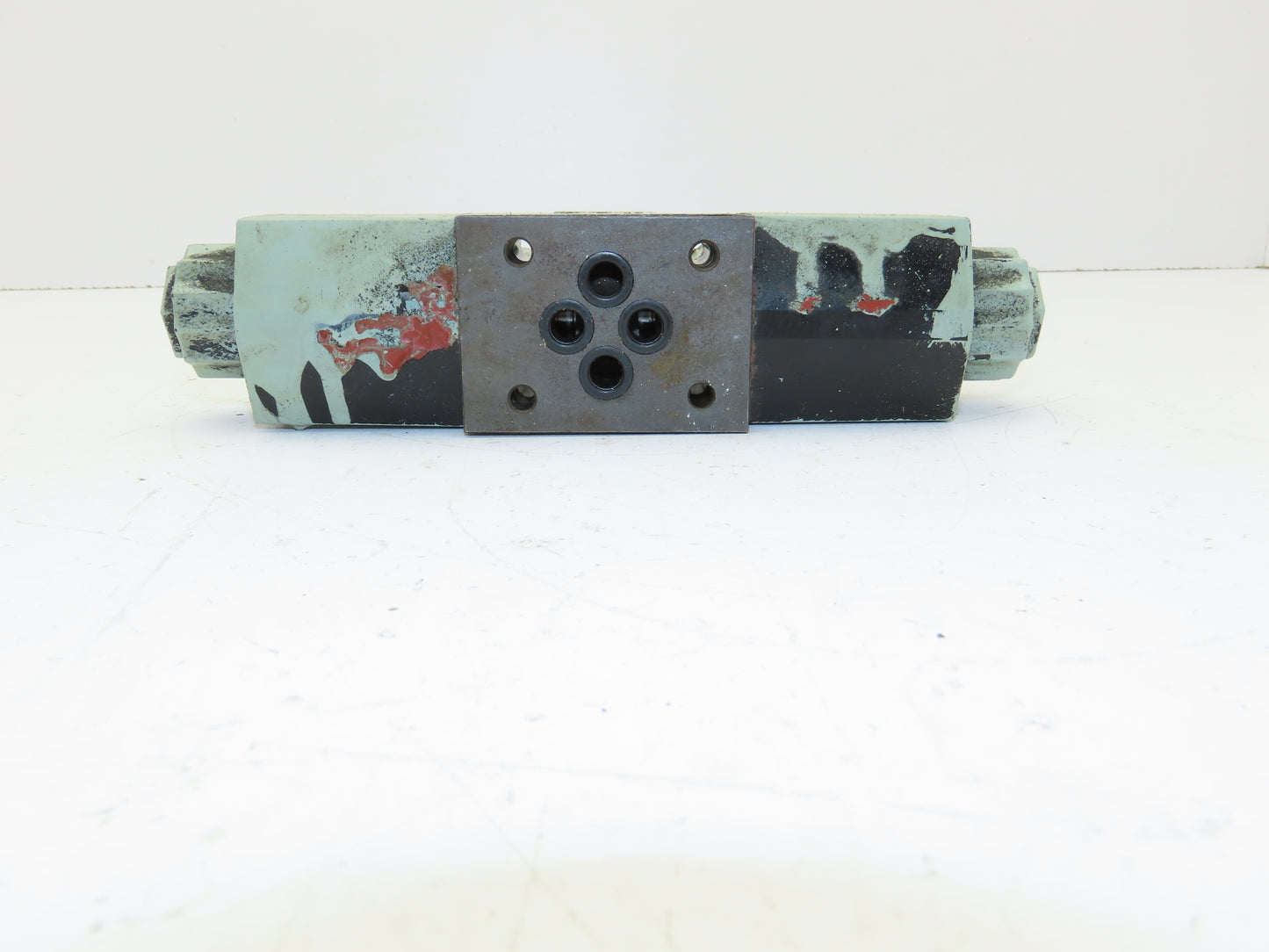 Yuken DSHG-04-3C12-T-D24-50 Directional Control Solenoid Valve 24VDC