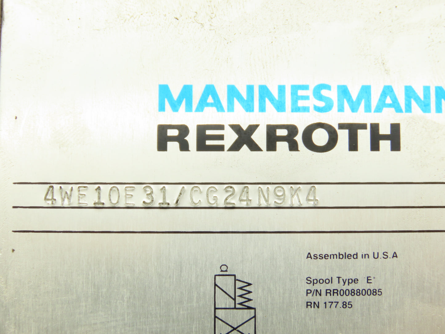 Rexroth 4WE10 E31/C-G24-N9-K4 Directional Control 4/3 Solenoid Valve 24VDC