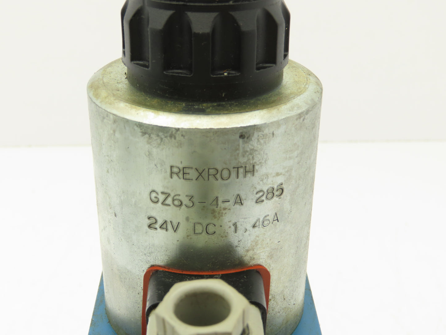 Rexroth 4WE10 E31/C-G24-N9-K4 Directional Control 4/3 Solenoid Valve 24VDC
