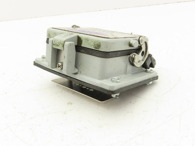 Mencom DP-2RJ45-32 Panel Interface Connector Duplex Outlet 15A 125V