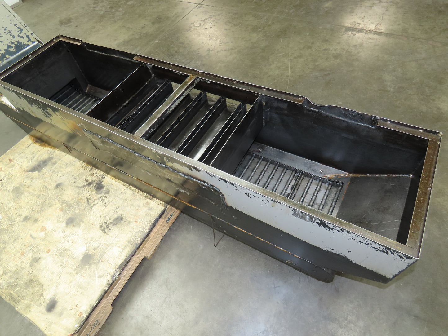 Enomoto Hinge Belt CNC Chip Conveyor 15"x 62" Infeed 40" Discharge 220V 3PH