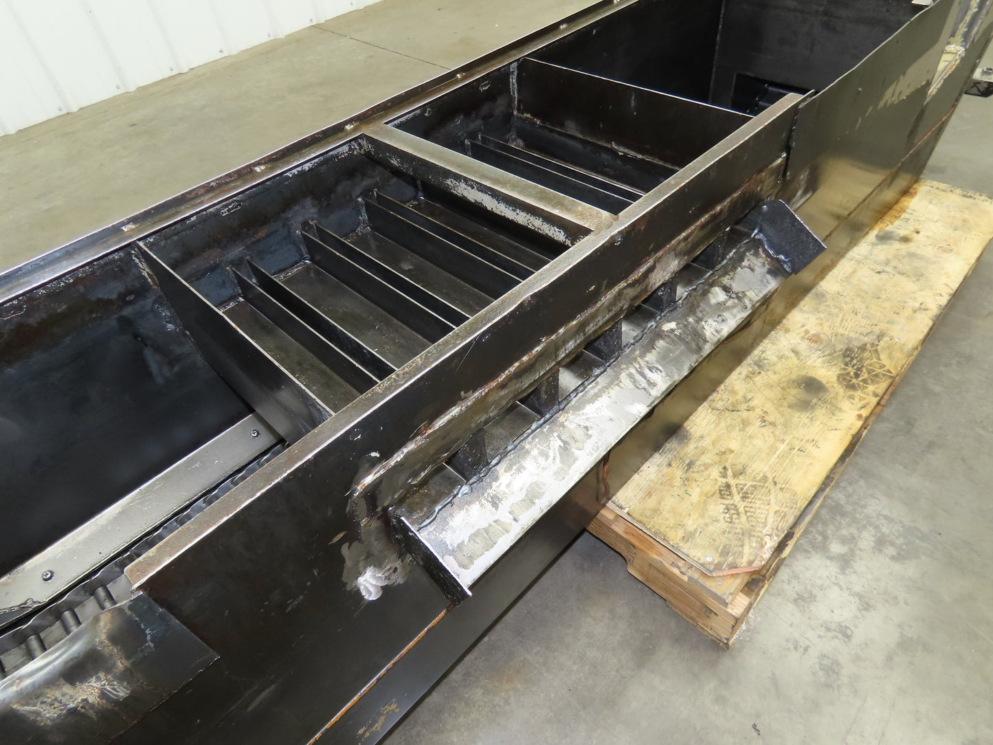 Enomoto Hinge Belt CNC Chip Conveyor 15"x 62" Infeed 40" Discharge 220V 3PH