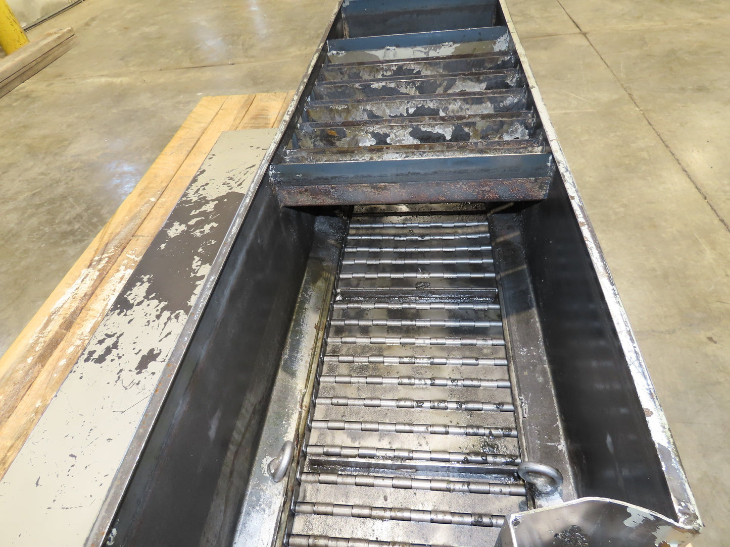 Enomoto Hinge Belt CNC Chip Conveyor 15"x 88" Infeed 46" Discharge 220V 3PH