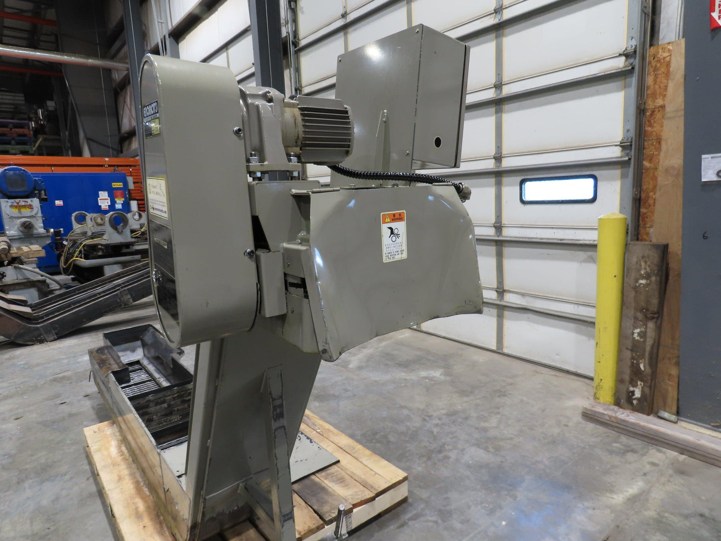 Enomoto Hinge Belt CNC Chip Conveyor 15"x 88" Infeed 46" Discharge 220V 3PH