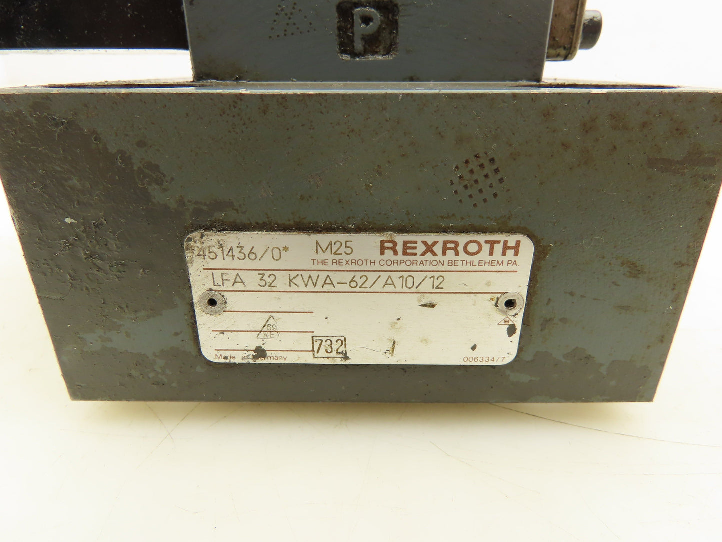 Rexroth LFA 32 KWA-62/A10/12 Cartridge Control Cover w/Directional Valve 4WE6D51