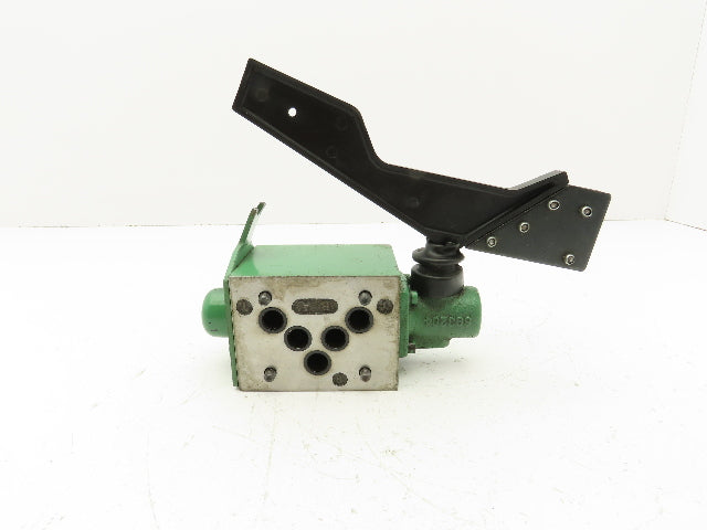 Parker D3ML4B10X4384 Manual Lever Directional Spool Valve 2-Position 3000 PSI