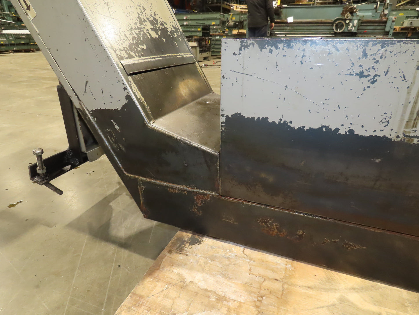 Enomoto Hinge Belt CNC Chip Conveyor 16"x 62" Infeed 36-42" Discharge 220V 3PH
