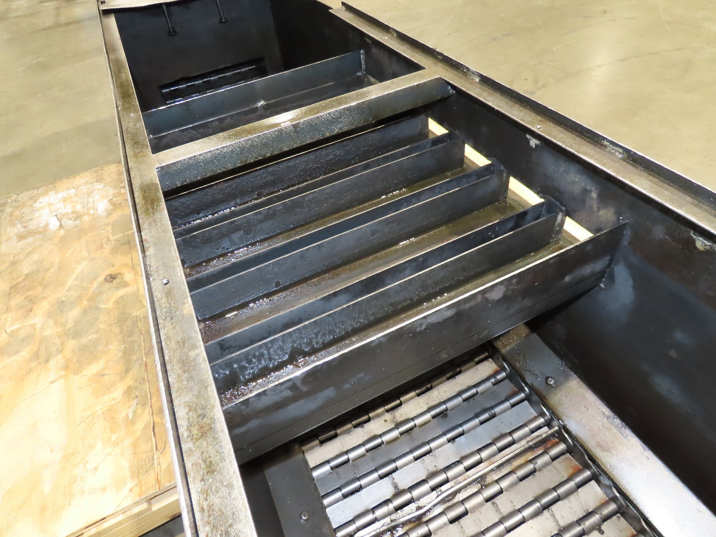 Enomoto Hinge Belt CNC Chip Conveyor 16"x 62" Infeed 36-42" Discharge 220V 3PH