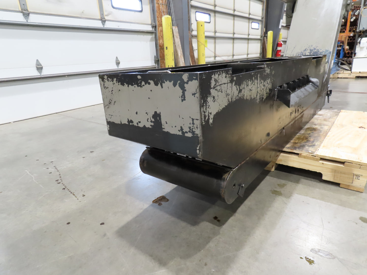 Enomoto Hinge Belt CNC Chip Conveyor 16"x 62" Infeed 36-42" Discharge 220V 3PH