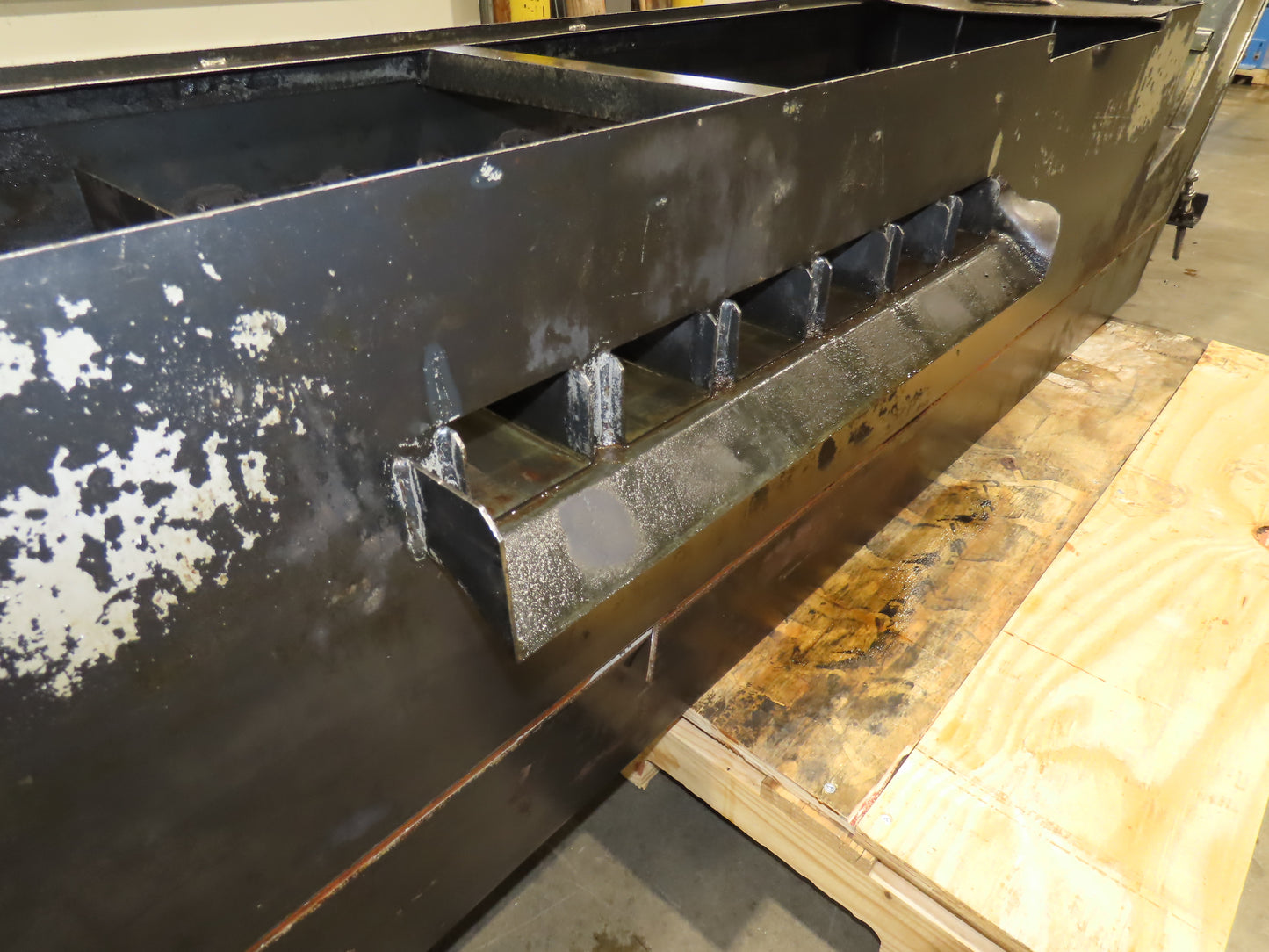Enomoto Hinge Belt CNC Chip Conveyor 16"x 62" Infeed 36-42" Discharge 220V 3PH