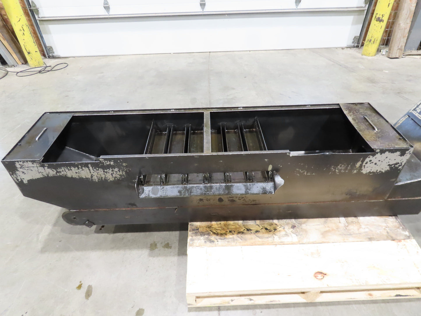 Enomoto Hinge Belt CNC Chip Conveyor 16"x 62" Infeed 36-42" Discharge 220V 3PH