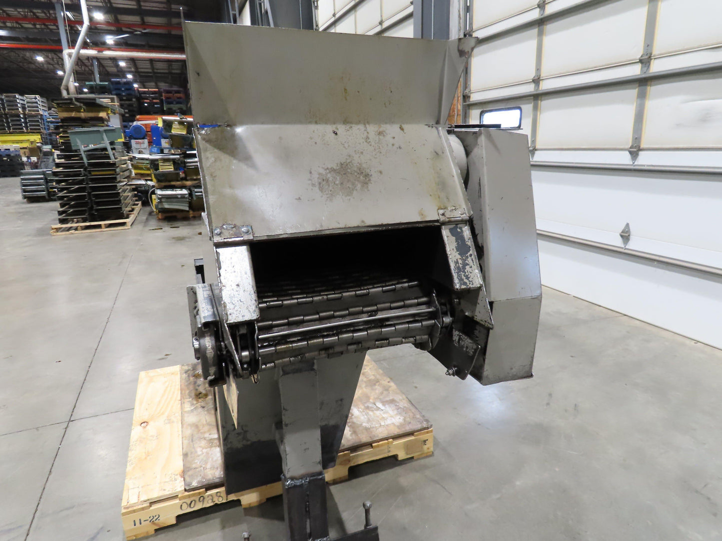 Enomoto Hinge Belt CNC Chip Conveyor 16"x 62" Infeed 36-42" Discharge 220V 3PH