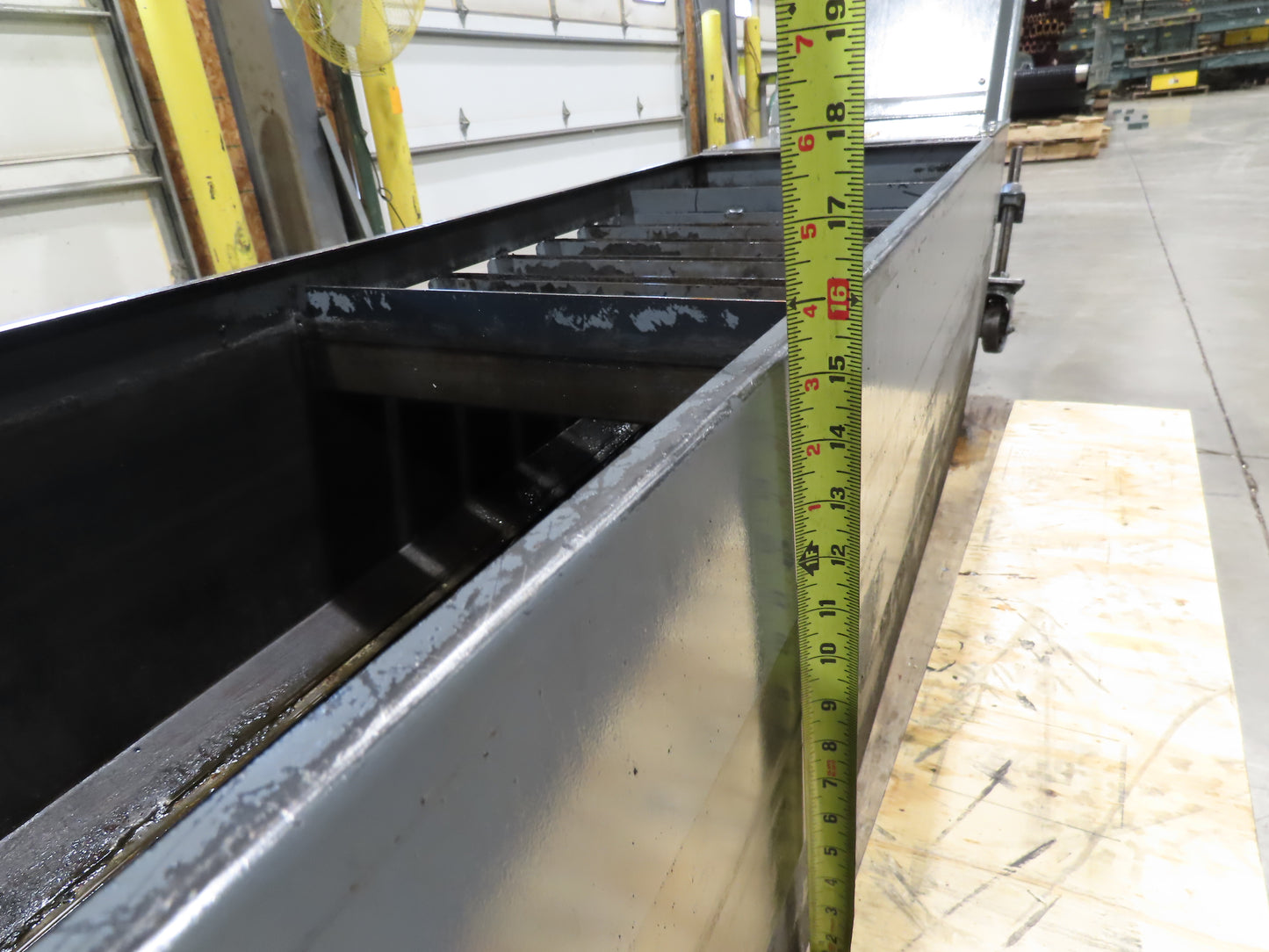 Enomoto Hinge Belt CNC Chip Conveyor 15"x 88" Infeed 46" Discharge 220V 3PH
