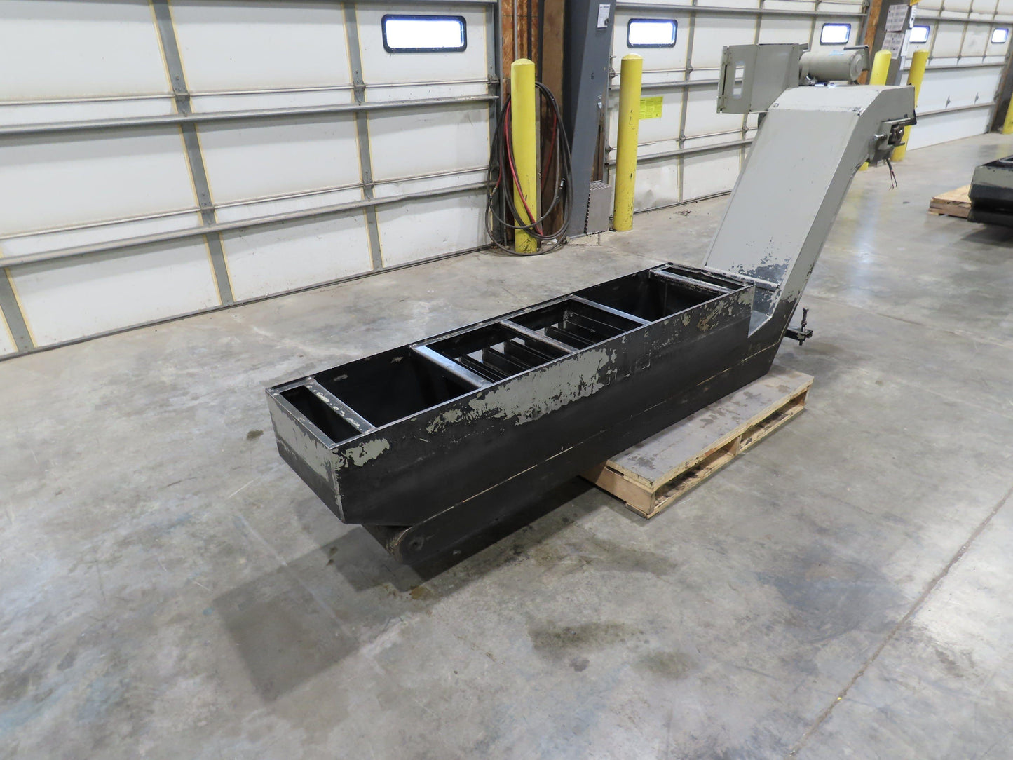 Enomoto Hinge Belt CNC Chip Conveyor 16"x 62" Infeed 31" Discharge 220V 3PH