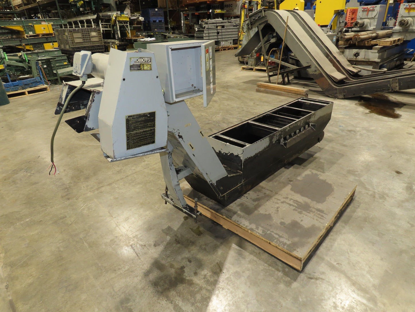 Enomoto Hinge Belt CNC Chip Conveyor 16"x 62" Infeed 31" Discharge 220V 3PH
