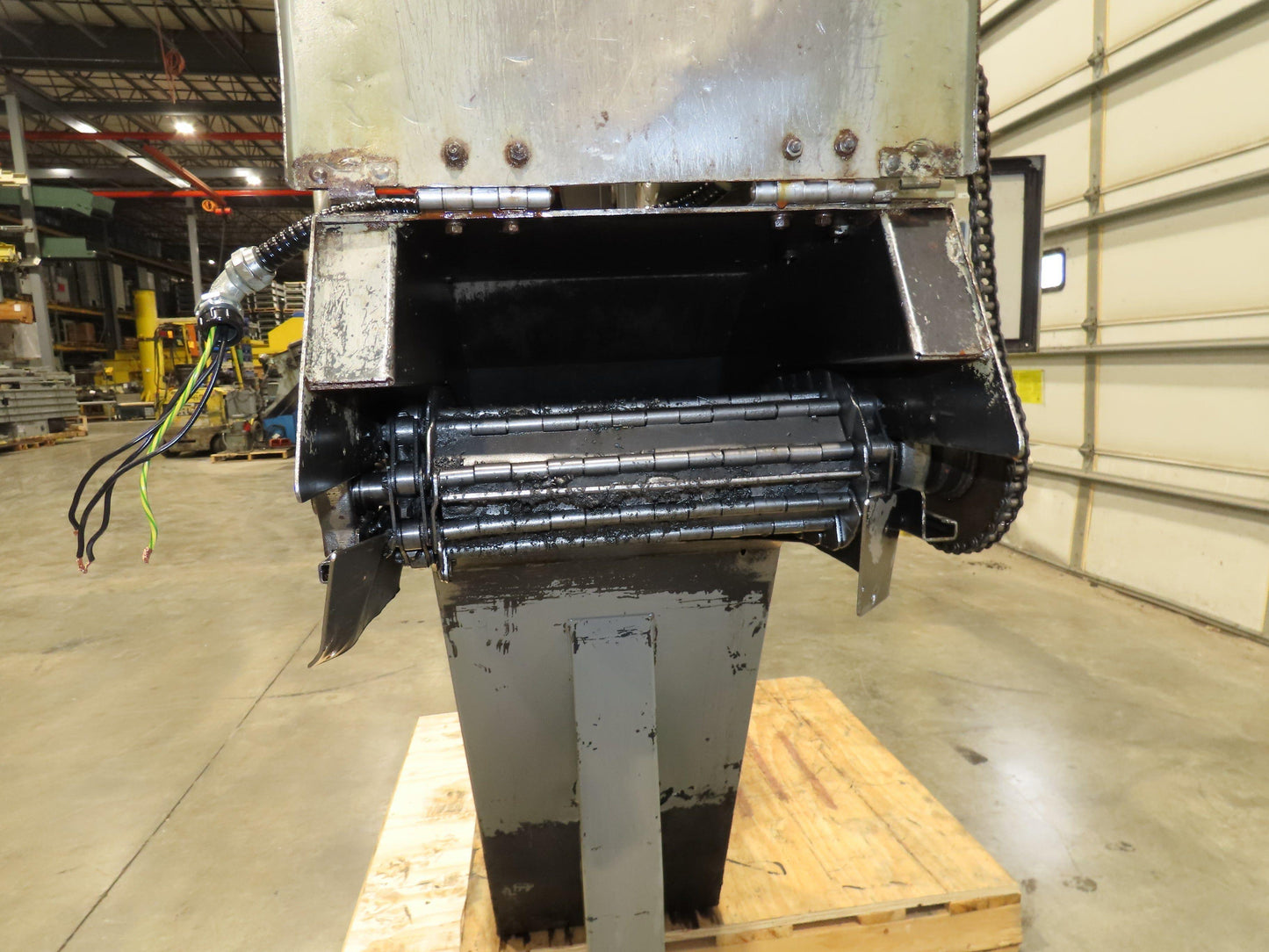 Enomoto Hinge Belt CNC Chip Conveyor 16"x 62" Infeed 31" Discharge 220V 3PH