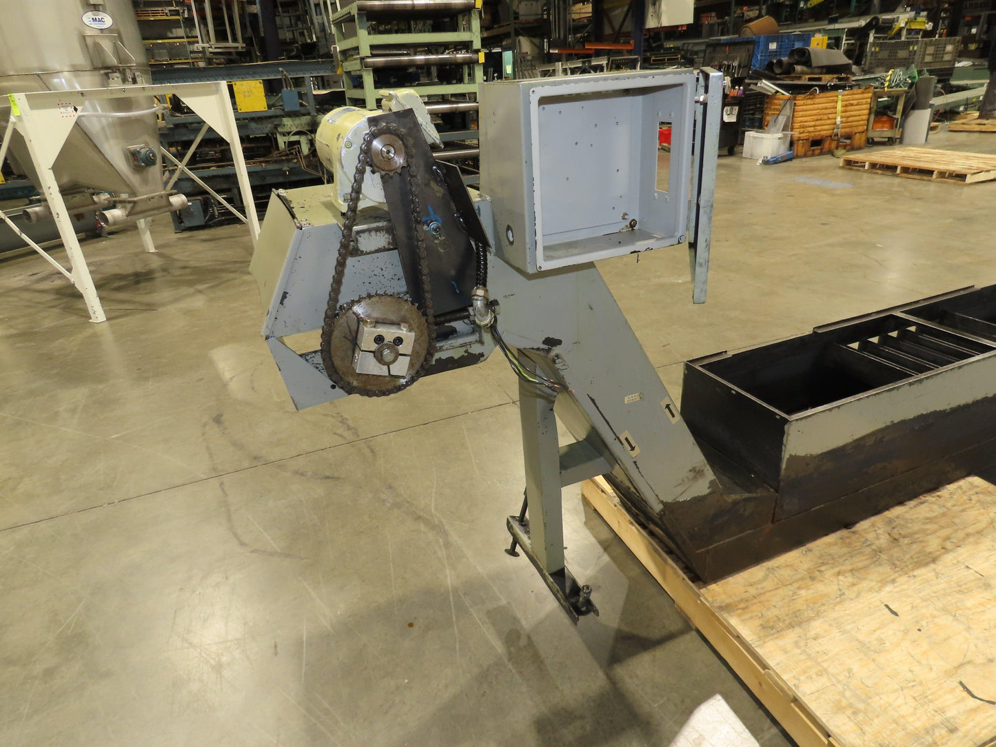 Enomoto Hinge Belt CNC Chip Conveyor 16"x 62" Infeed 31" Discharge 220V 3PH