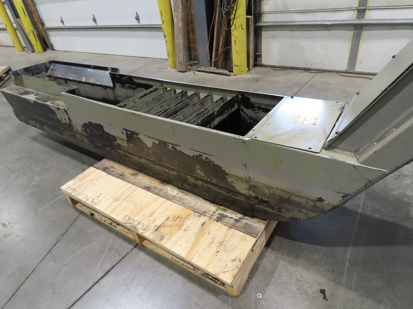 Enomoto Hinge Belt CNC Chip Conveyor 16"x 88" Infeed 46" Discharge 220V 3PH