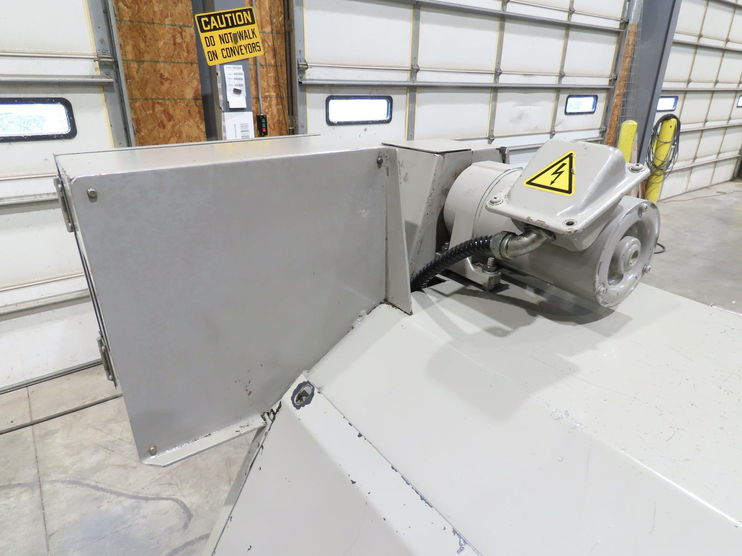 Enomoto Hinge Belt CNC Chip Conveyor 16"x 62" Infeed 43" Discharge 220V 3PH