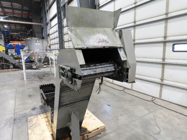 Enomoto Hinge Belt CNC Chip Conveyor 16"x 62" Infeed 43" Discharge 220V 3PH