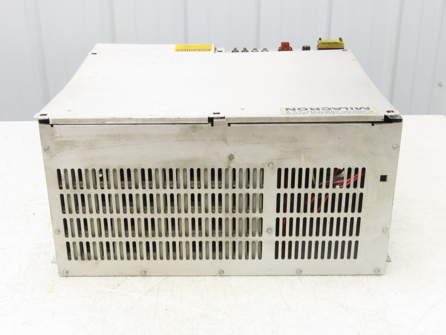 Cincinnati Milacron 3-700-0198A PLC Chassis Slot Rack Power Supply 115V 3A 1PH