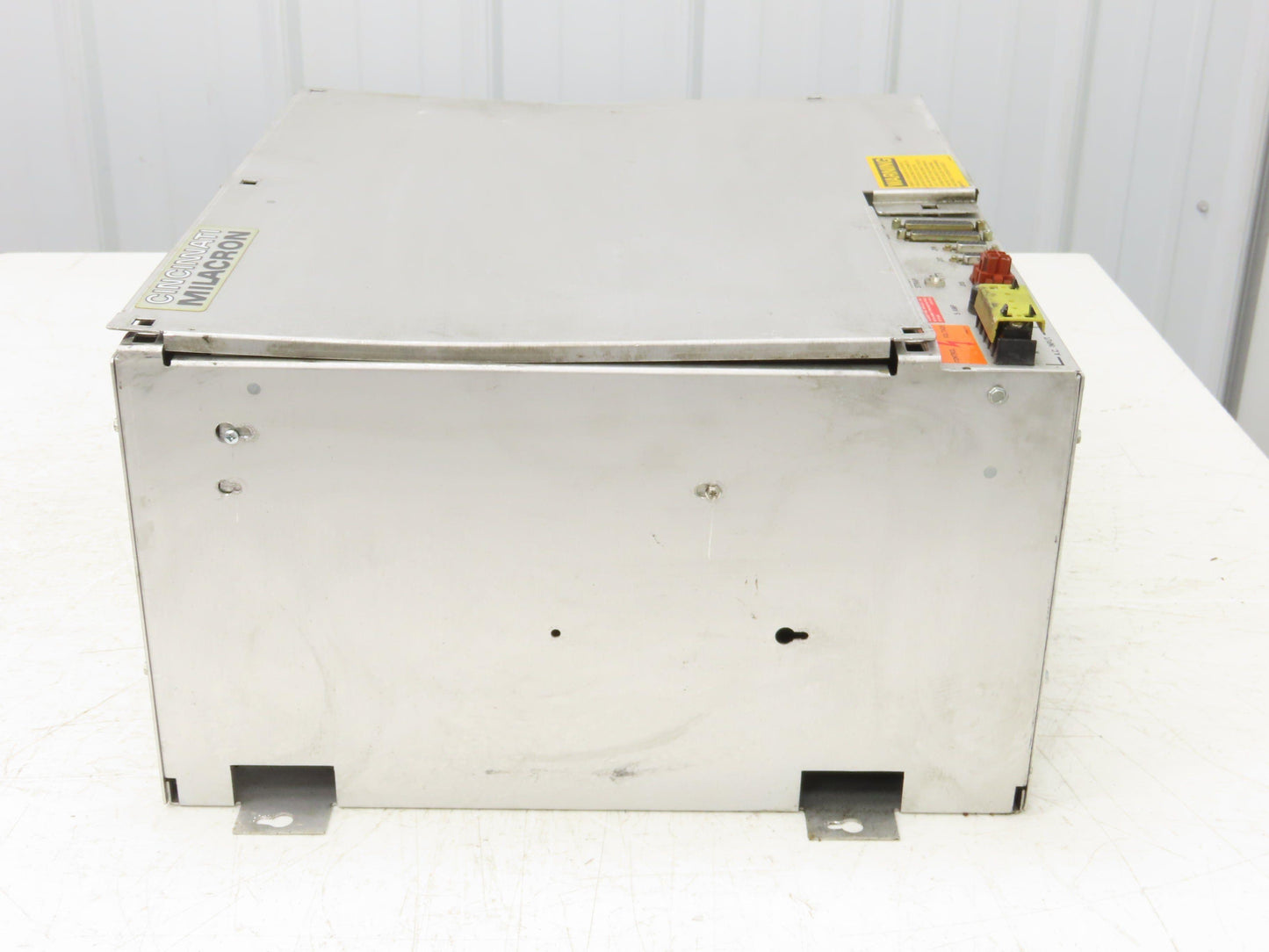 Cincinnati Milacron 3-700-0198A PLC Chassis Slot Rack Power Supply 115V 3A 1PH
