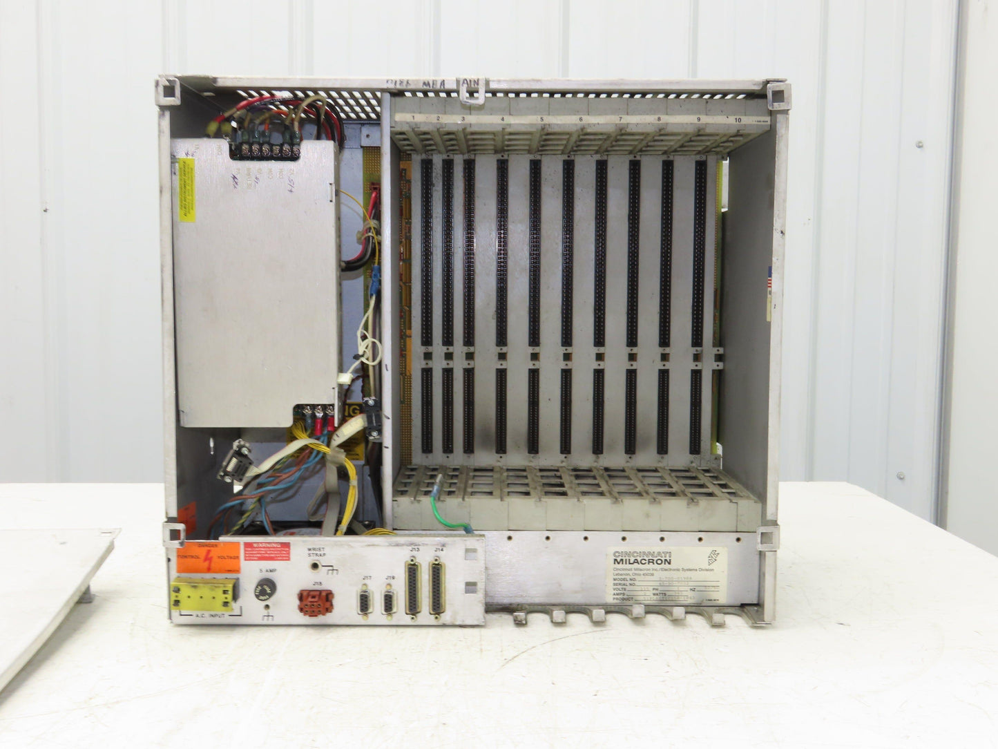 Cincinnati Milacron 3-700-0198A PLC Chassis Slot Rack Power Supply 115V 3A 1PH