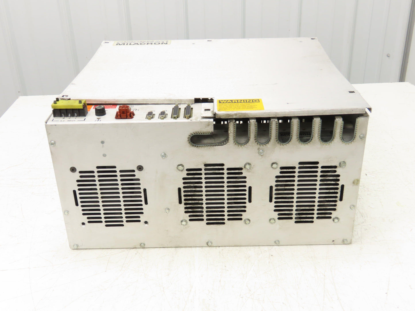 Cincinnati Milacron 3-700-0198A PLC Chassis Slot Rack Power Supply 115V 3A 1PH