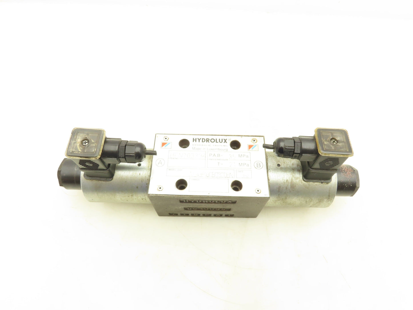 Moog Hydrolux WE43P10CB03C0BN Directional Control Solenoid Valve 24VDC