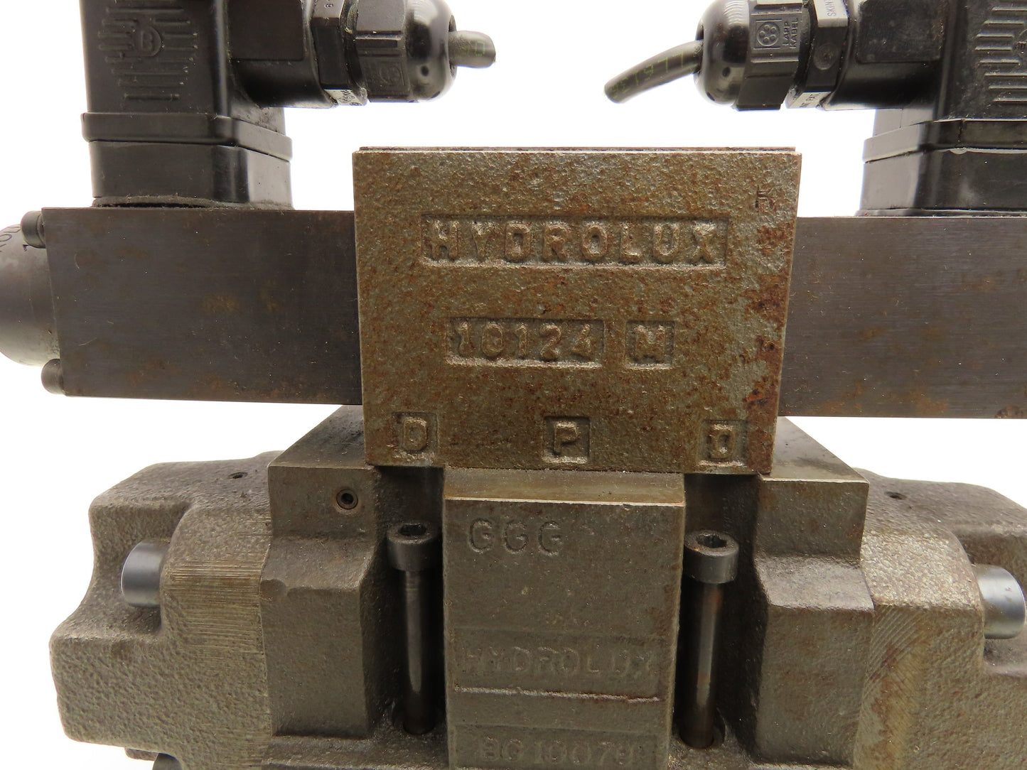 Husky Hydrolux Moog WEH43P10A03CSBN Directional Solenoid Valve K-WE43P06C08PC0BN